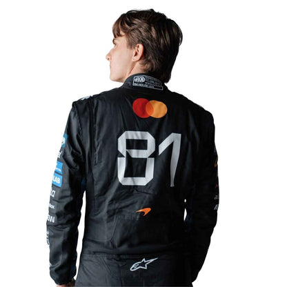 McLaren race suit worn in Oscar Piastri style, showcasing the full-length zip, shoulder epaulettes and race-day silhouette. A head-turning cosplay outfit for F1 conventions, parties and race day meetups.