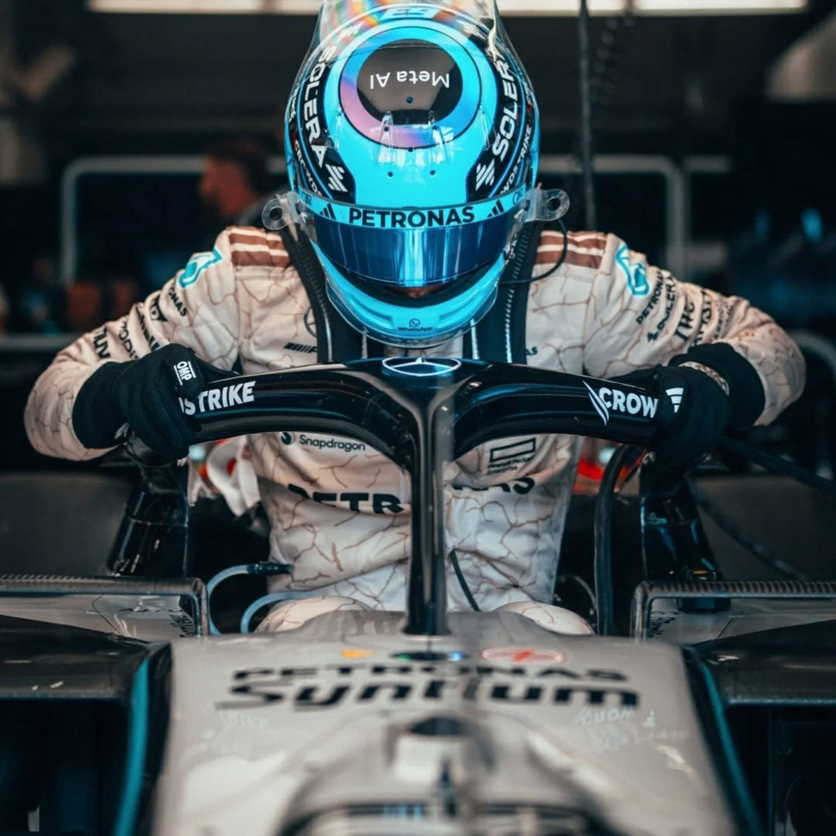 George Russell 2025 fan race suit, presented with detailed logo placement along the arms and legs. A great F1 cosplay outfit for fans heading to a grand prix, a karting session or a themed party.